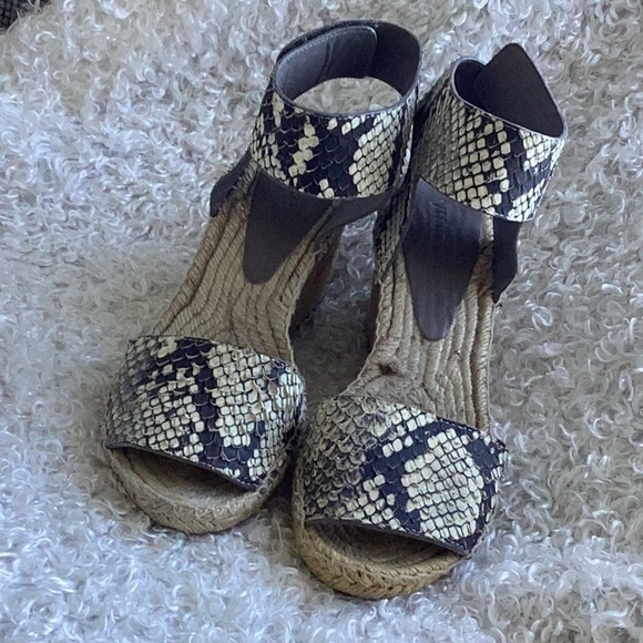 VINCE ESPADRILLE WEDGES Size 7M - Picture 3 of 13